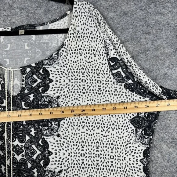 Rose & Olive Women's Boho Paisley Print Rayon Blend Lace Trim Top Size 3X - Picture 11 of 15